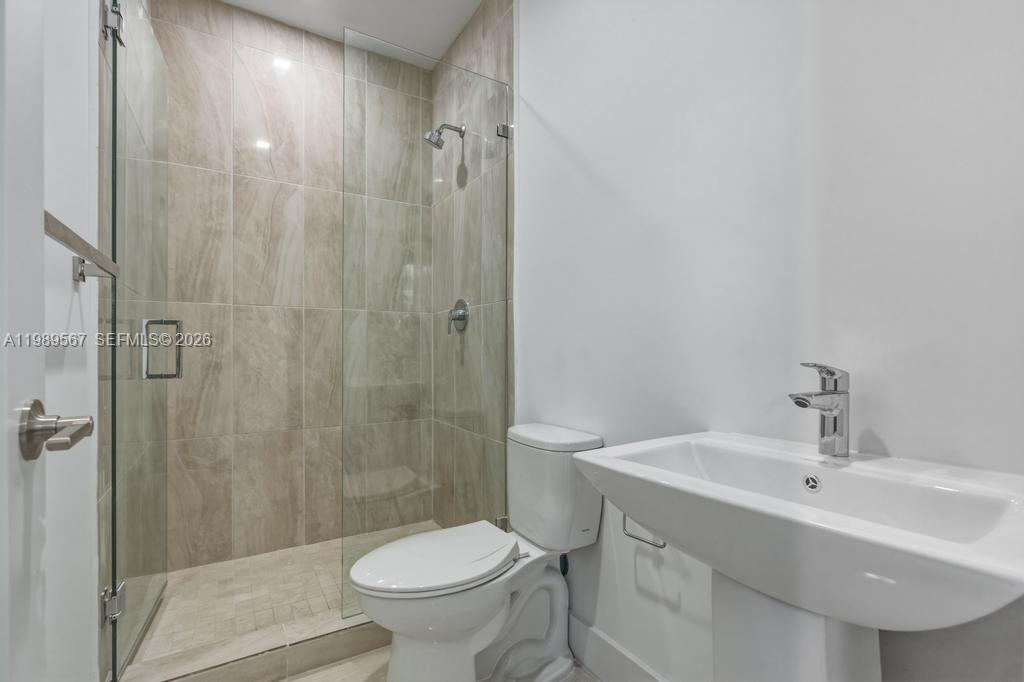 OAKS PLACE - Residential