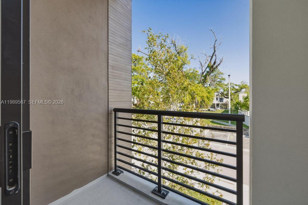 OAKS PLACE - Residential