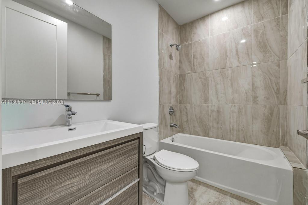 OAKS PLACE - Residential