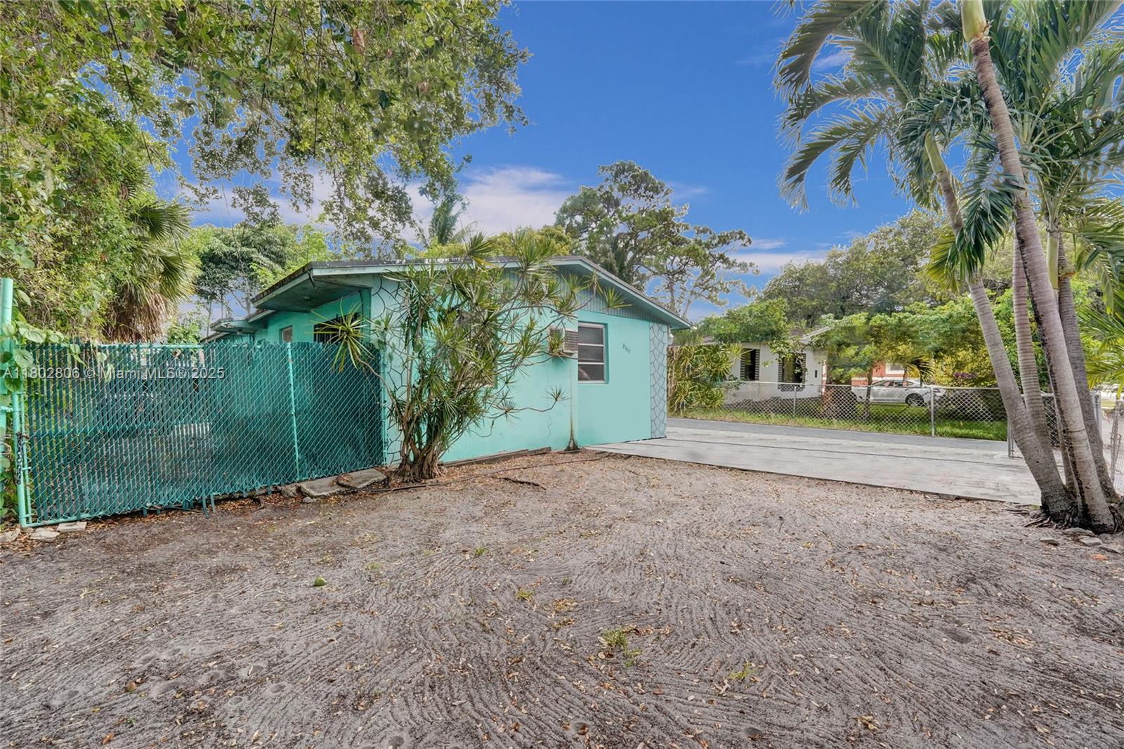 3160 Nw 169th Ter, Miami Gardens, Broward County, Florida - 3 Bedrooms  
1 Bathrooms - 
