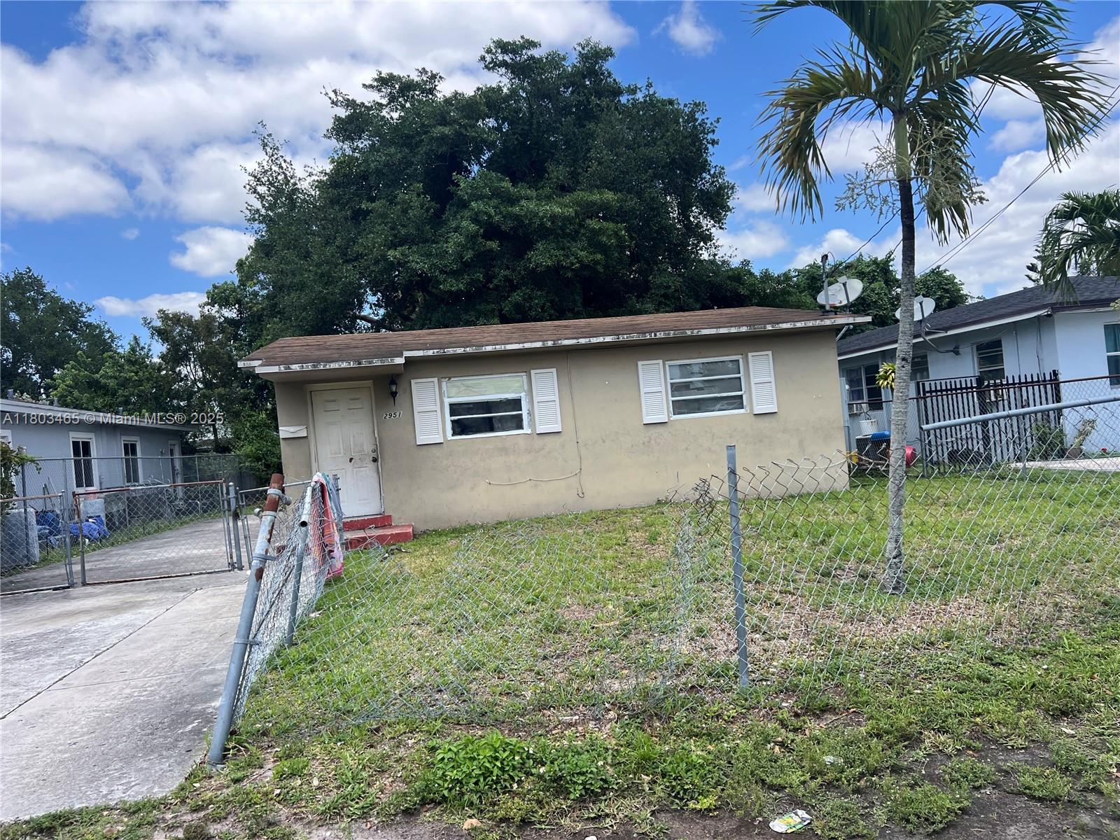2951 Nw 47th St, Miami, Broward County, Florida - 2 Bedrooms  
1 Bathrooms - 