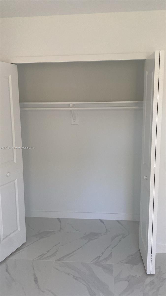 ¤CORAL BAY MANOR - Residential Income