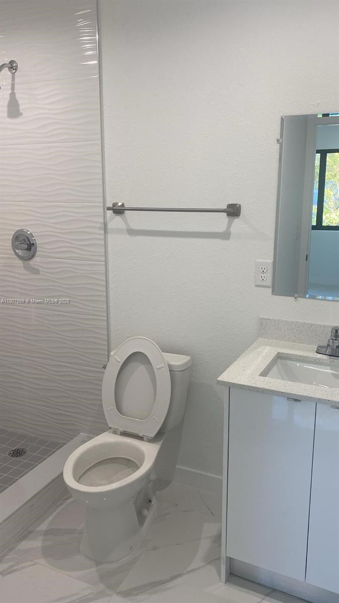 ¤CORAL BAY MANOR - Residential Income