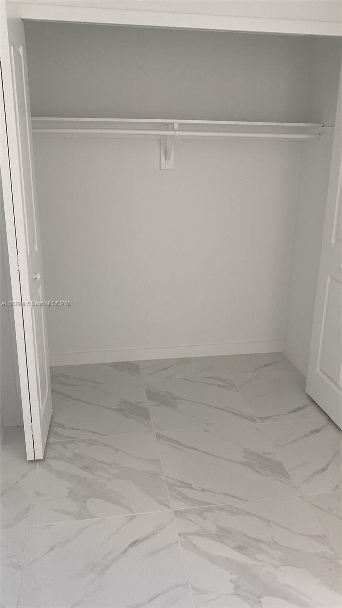 ¤CORAL BAY MANOR - Residential Income