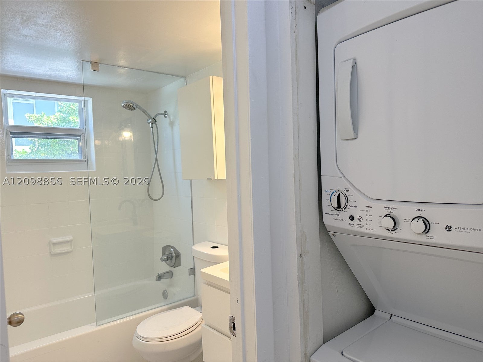 61 Collins Ave 404