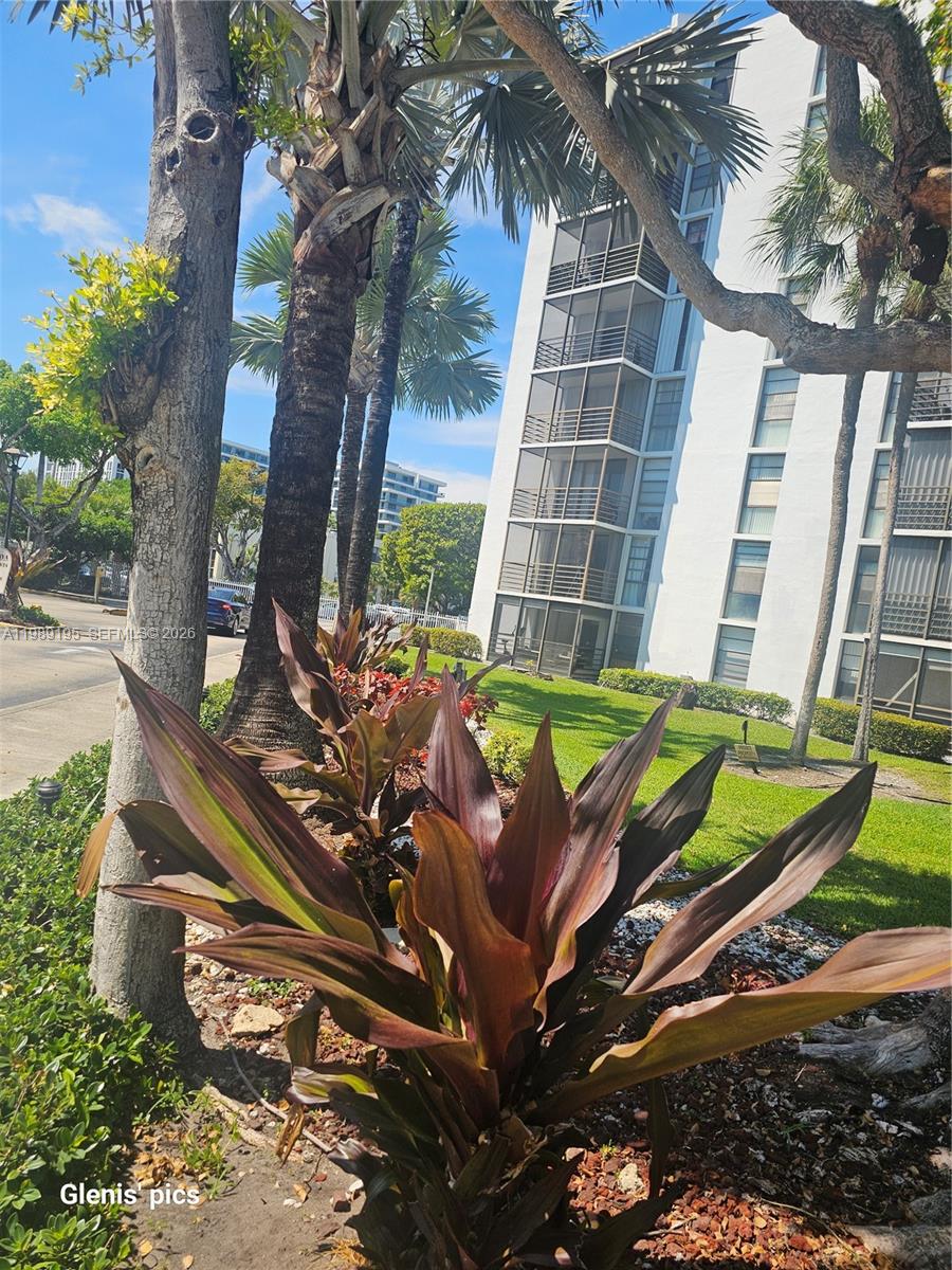 BISCAYA IV CONDO - Residential