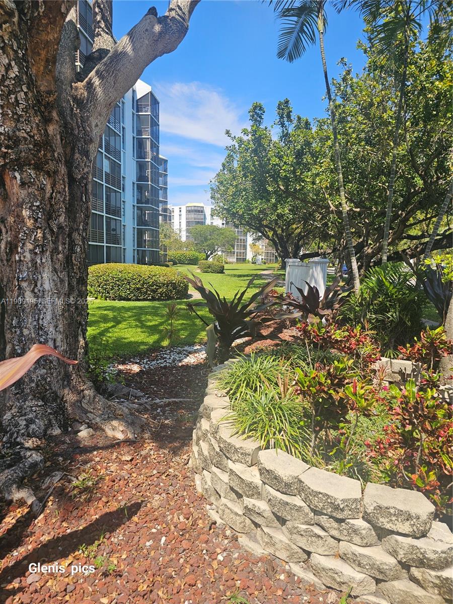 BISCAYA IV CONDO - Residential