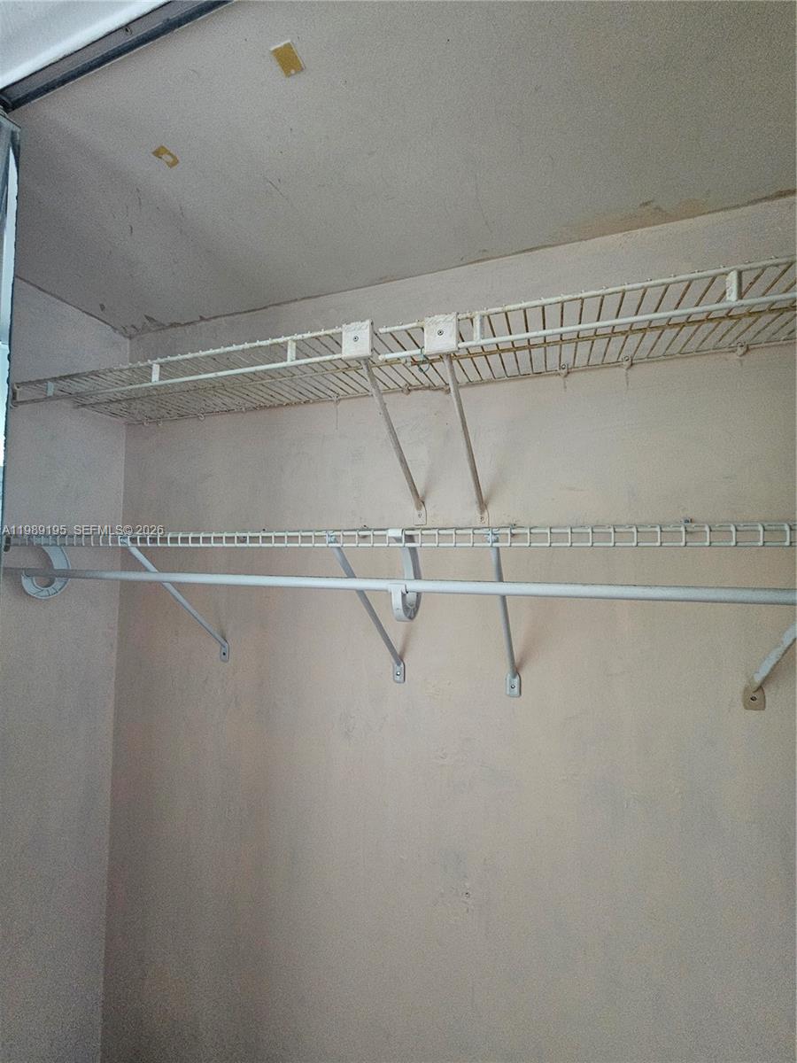 BISCAYA IV CONDO - Residential