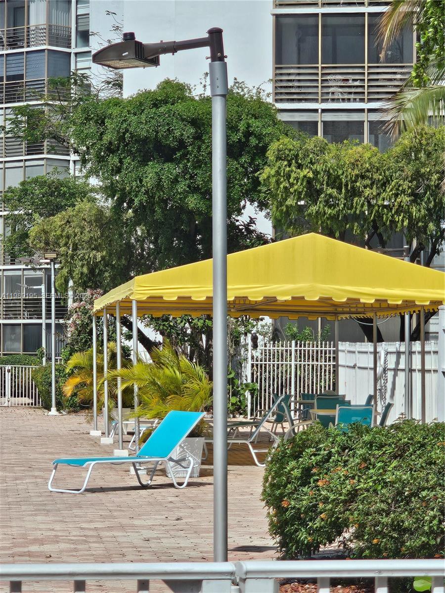 BISCAYA IV CONDO - Residential