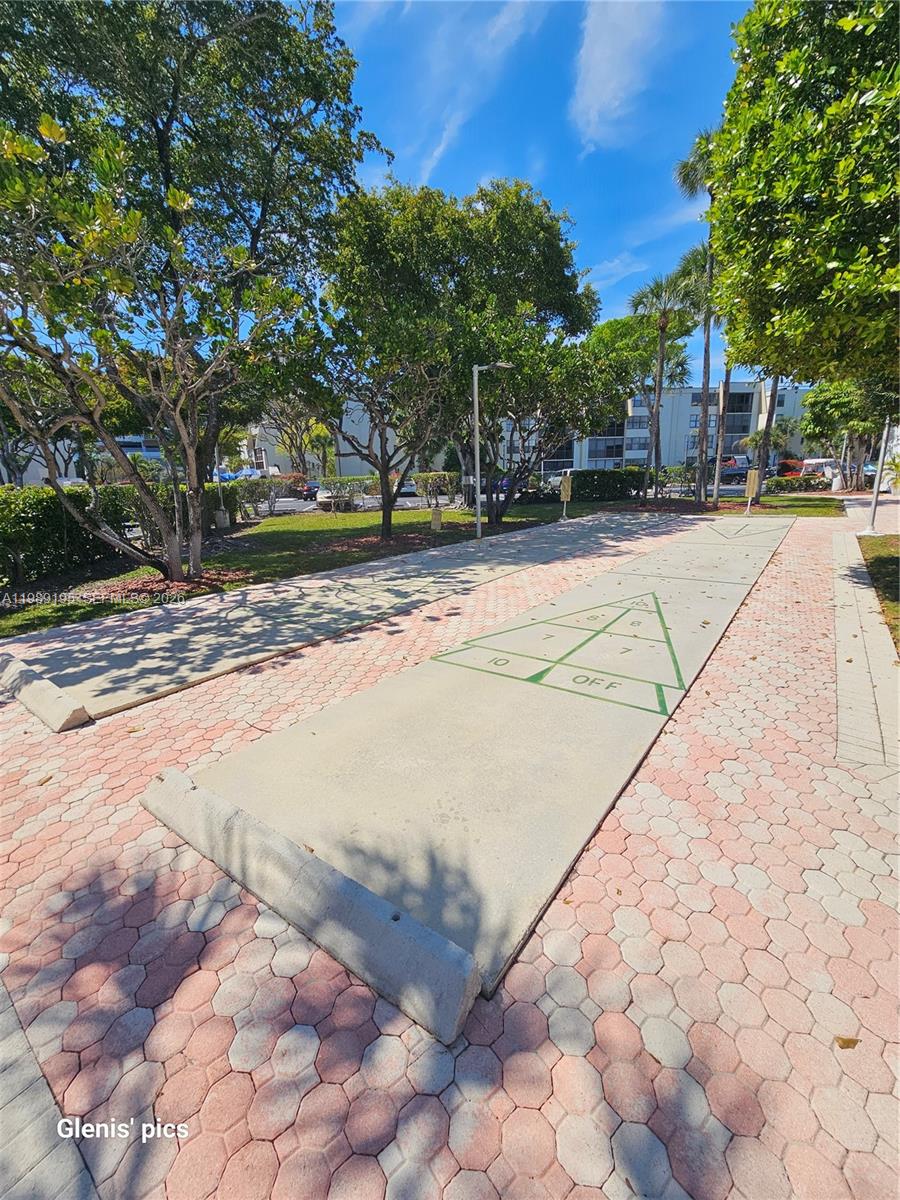 BISCAYA IV CONDO - Residential