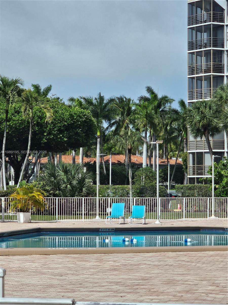 20400 W Country Club Dr 601