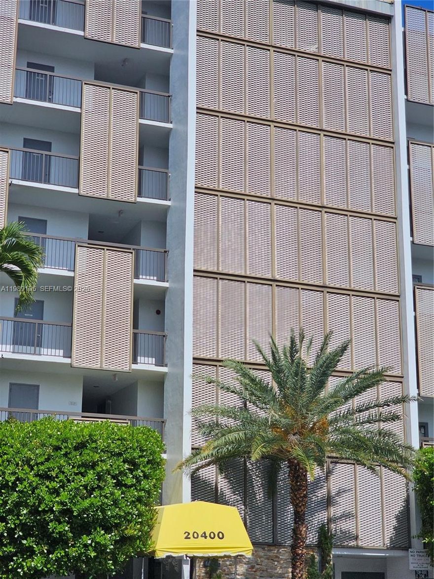 Split Level, corner unit, low price for prompt deal.