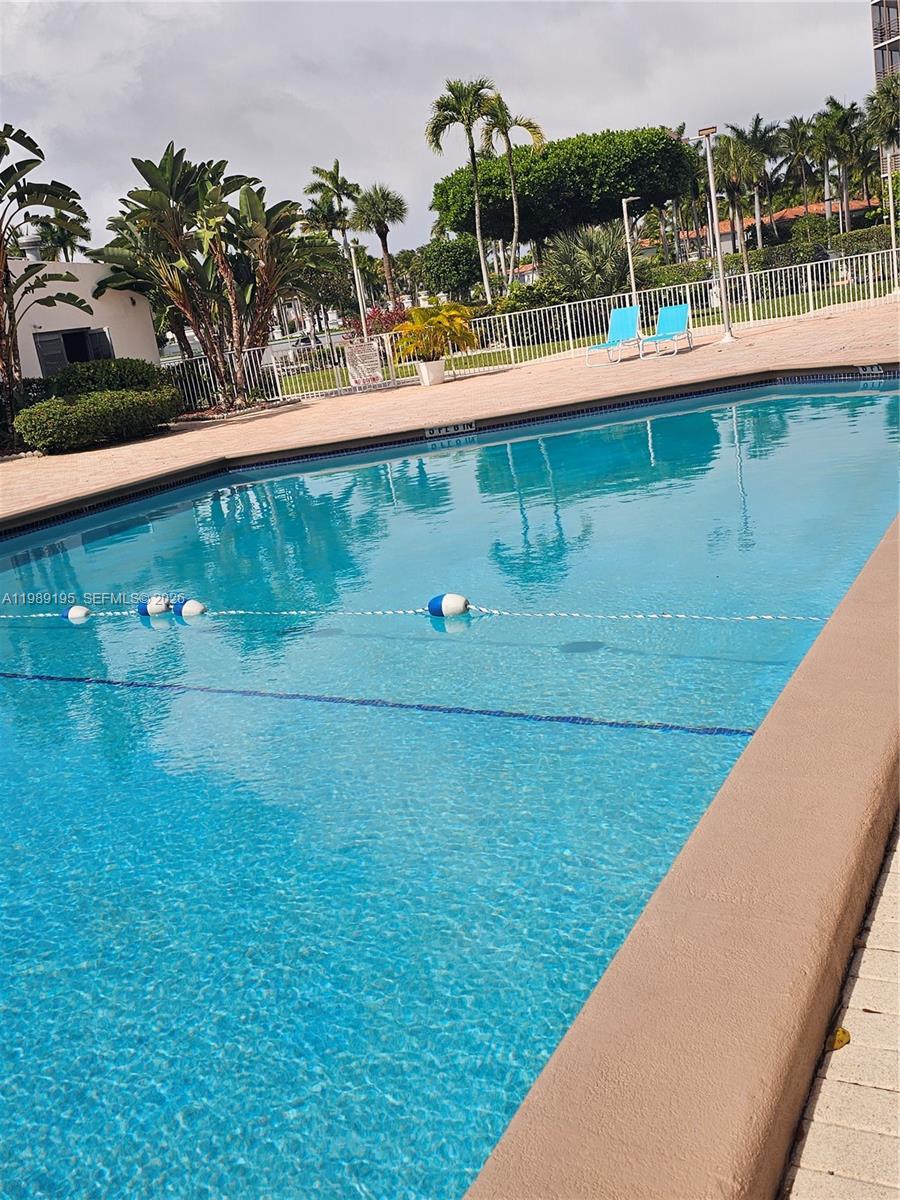 20400 W Country Club Dr 601