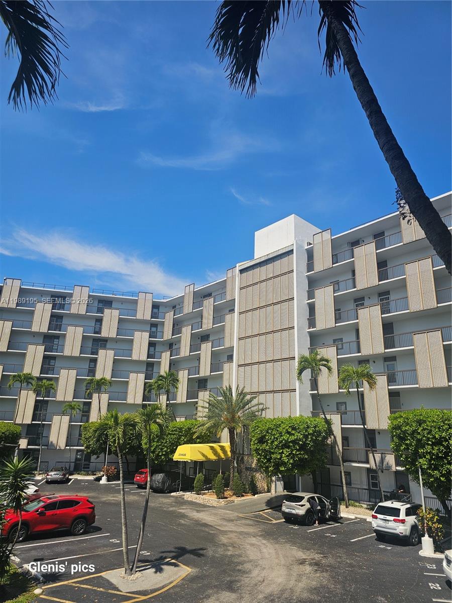 BISCAYA IV CONDO - Residential