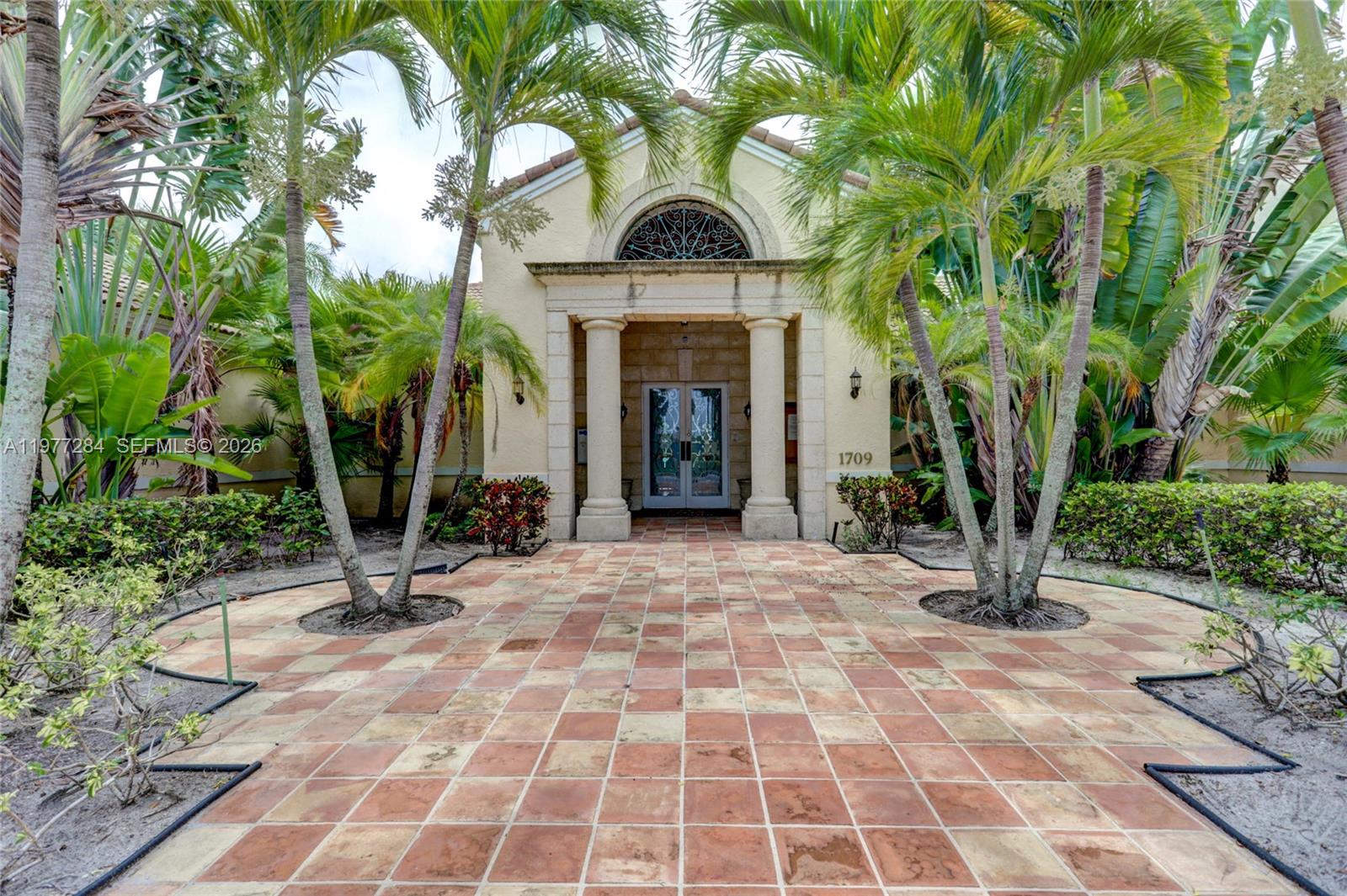 MILANO CONDO - Residential