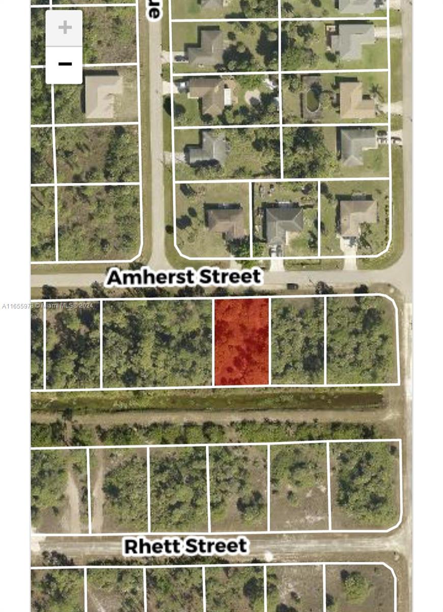VACANT LAND FOR SALE! 10,000 SQ FT RESIDENTIAL LOT PERFECT FOR BUILDING YOUR DREAM HOME. THIS PIECE OF LAND HAS A SMALL CANAL RUNNING BEHIND IT. PRIVATE ROAD. UTILITIES AVAILABLE. ZONED FOR 1 HOUSE. CLOSE TO RESTAURANTS AND SHOPPING.