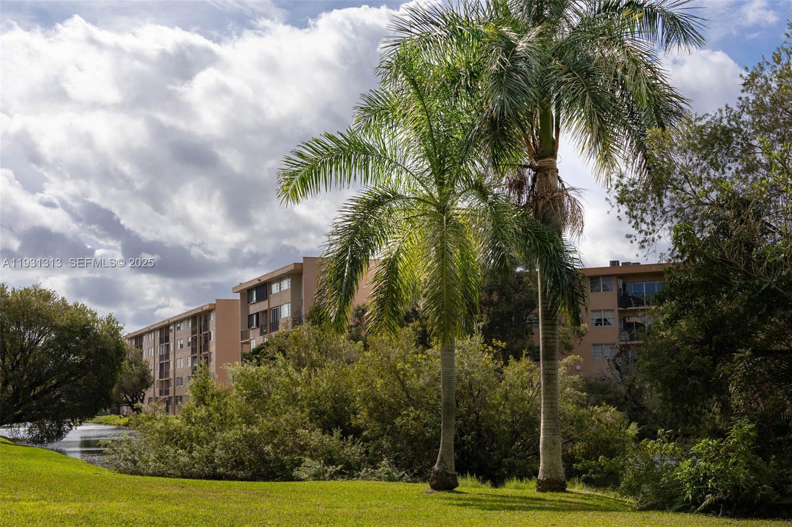 FERNWOODS CONDO NO 3 - Residential