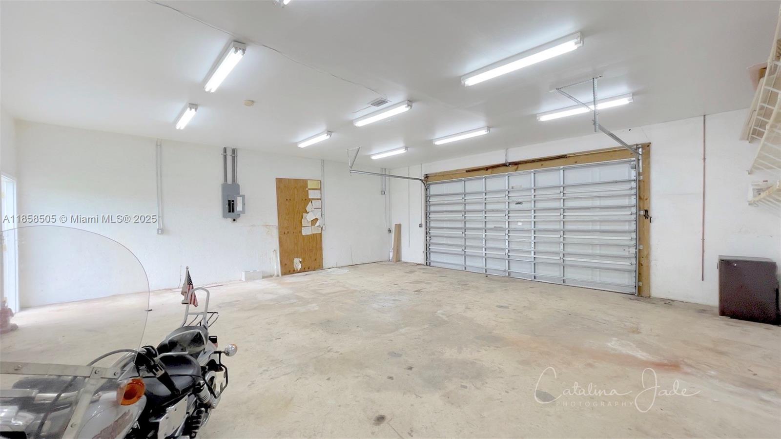 LAKE MONTAZA ESTATES - Residential