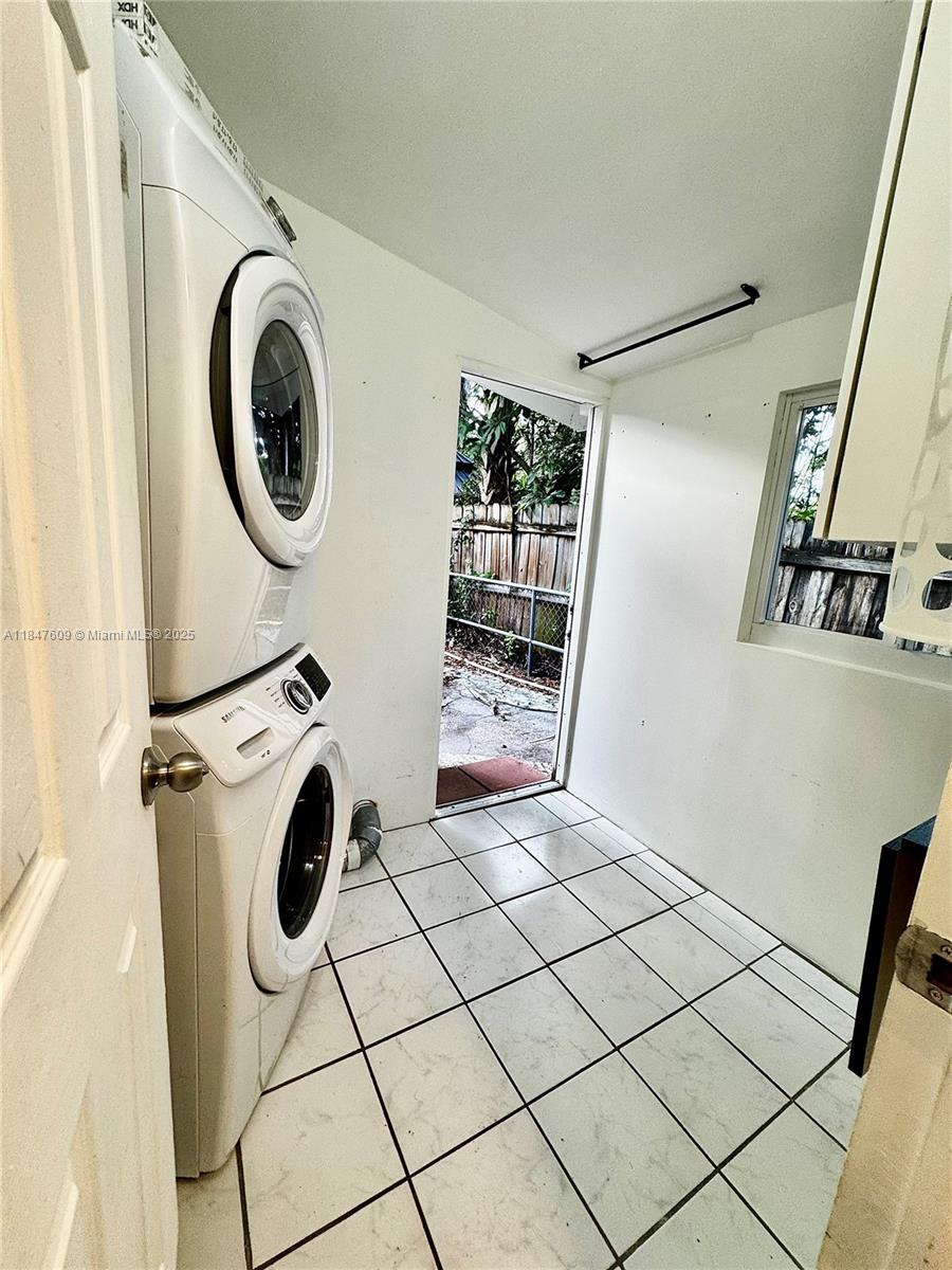 RIVERSIDE ESTATES ADD REV - Residential Lease