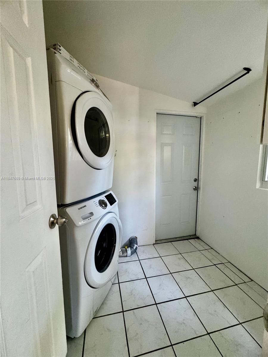 RIVERSIDE ESTATES ADD REV - Residential Lease