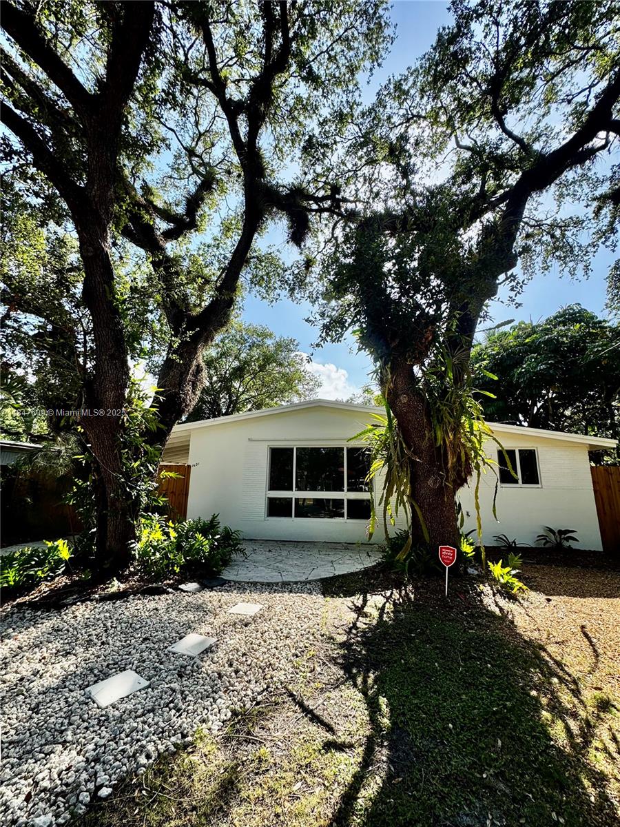 Step into this beautifully 3-bedroom, 1-bath tropical retreat located in the peaceful and conveniently situated Shady Banks neighborhood. Enjoy this charming home the peace and privacy of this serene location while being just minutes from downtown Fort L, Las Olas Blvd, the beaches, and FLL Airport. Shady Banks also offers 2+ Parks, beautiful trees the 5+ acre Hortt Park and the 3+ acre Bill Keith Preserve along the New River. Live in one of Fort L most vibrant and desirable cities where culture, dining and coastal living come together. A rare pet-friendly rental opportunity where tranquility meets convenience! Situated in a boater-friendly community, this home also offers a private backyard perfect for relaxation or entertaining.thisproperty is a rare find. Hurry—this one won’t last long!