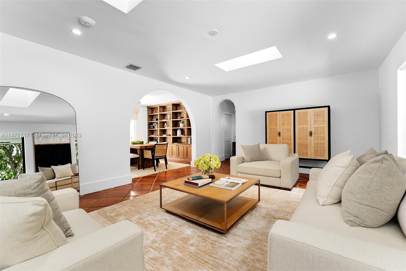 NOB HILL ESTS - Residential