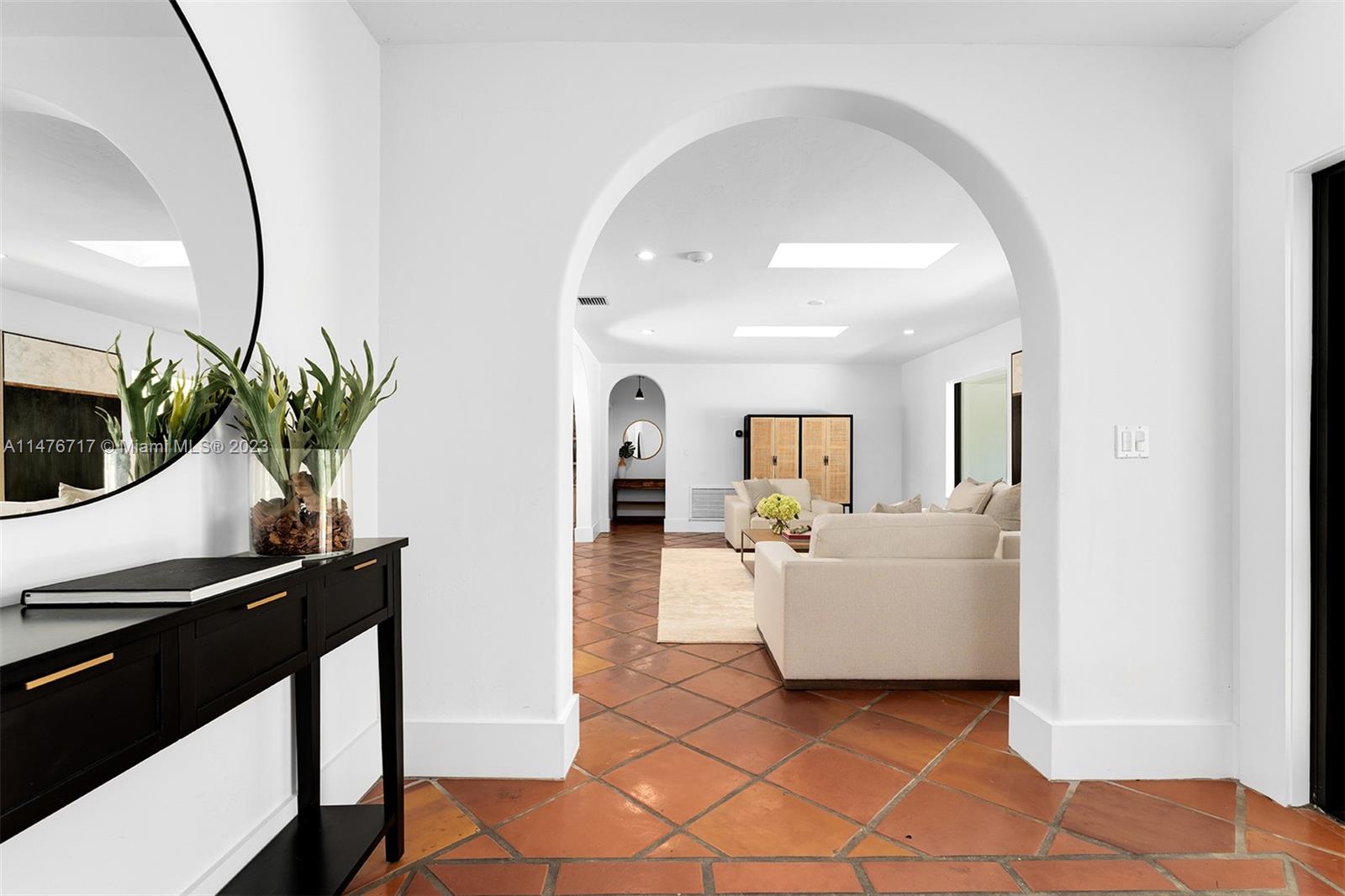 NOB HILL ESTS - Residential