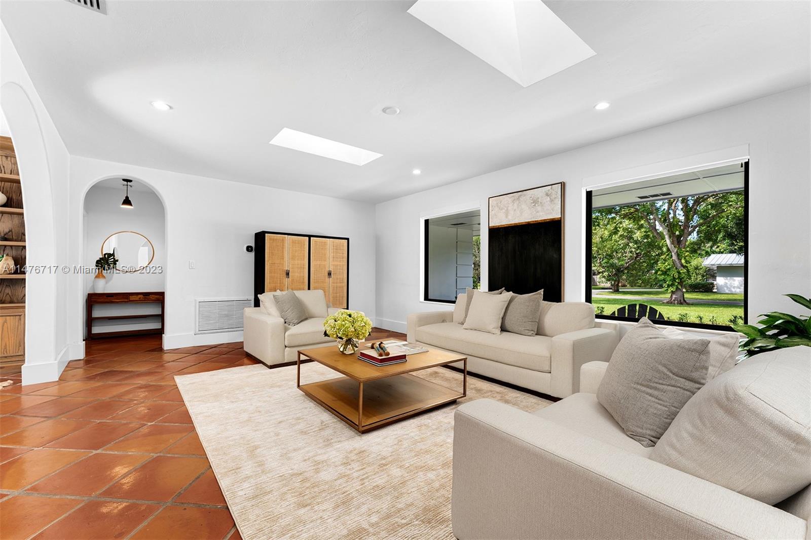 NOB HILL ESTS - Residential