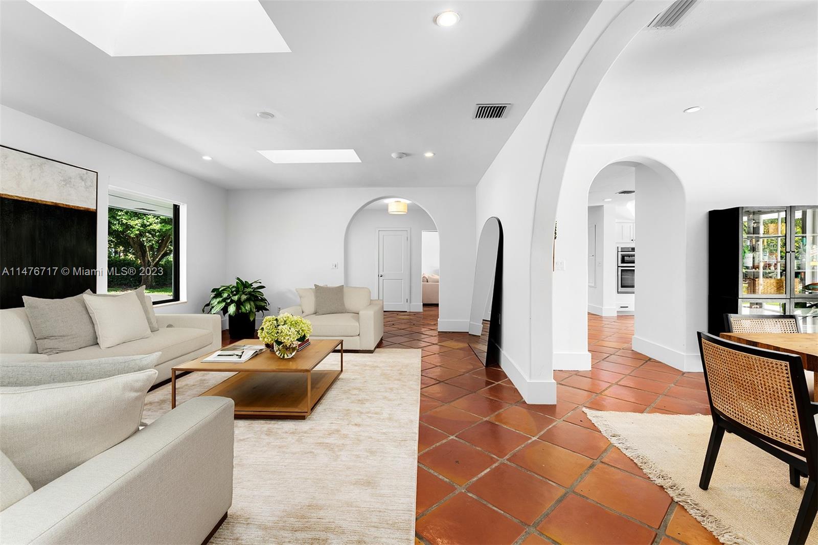 NOB HILL ESTS - Residential