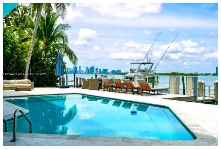 7720 Miami View Dr