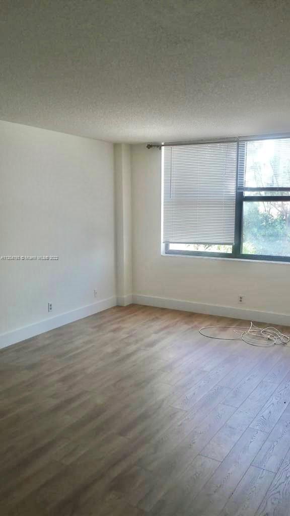 THE CLIPPER AT BISC COVE - Residential