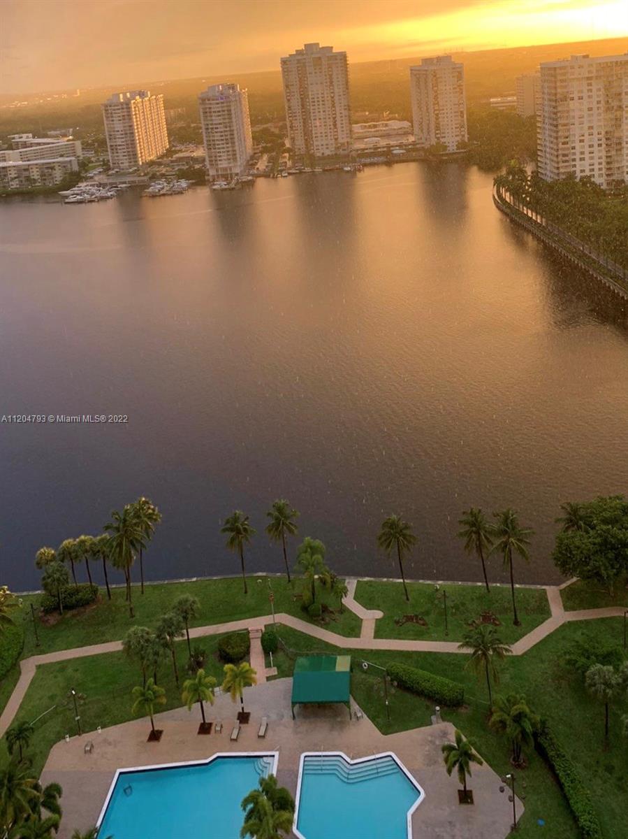 THE CLIPPER AT BISC COVE - Residential