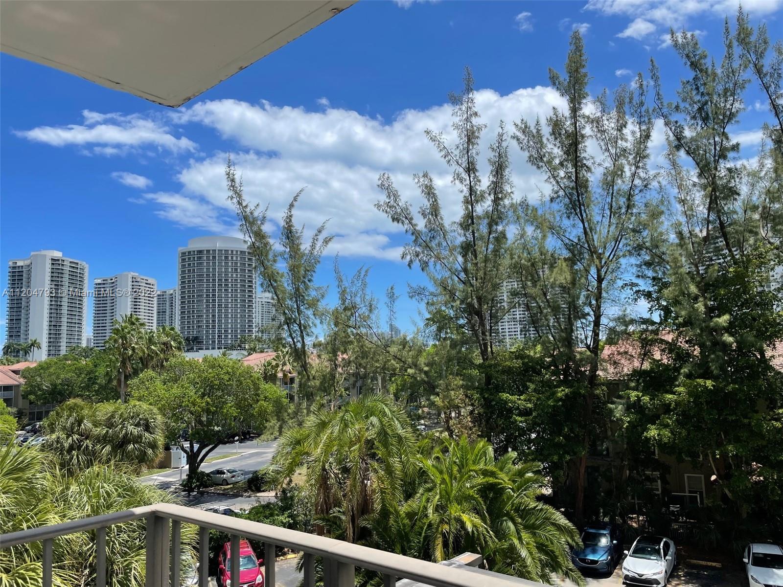 THE CLIPPER AT BISC COVE - Residential