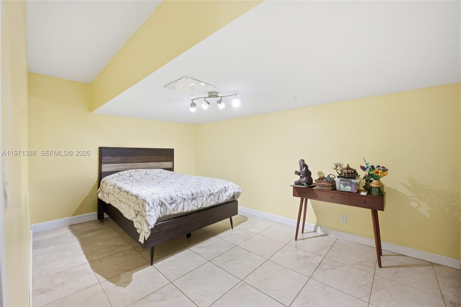 PARKWOOD V - Residential