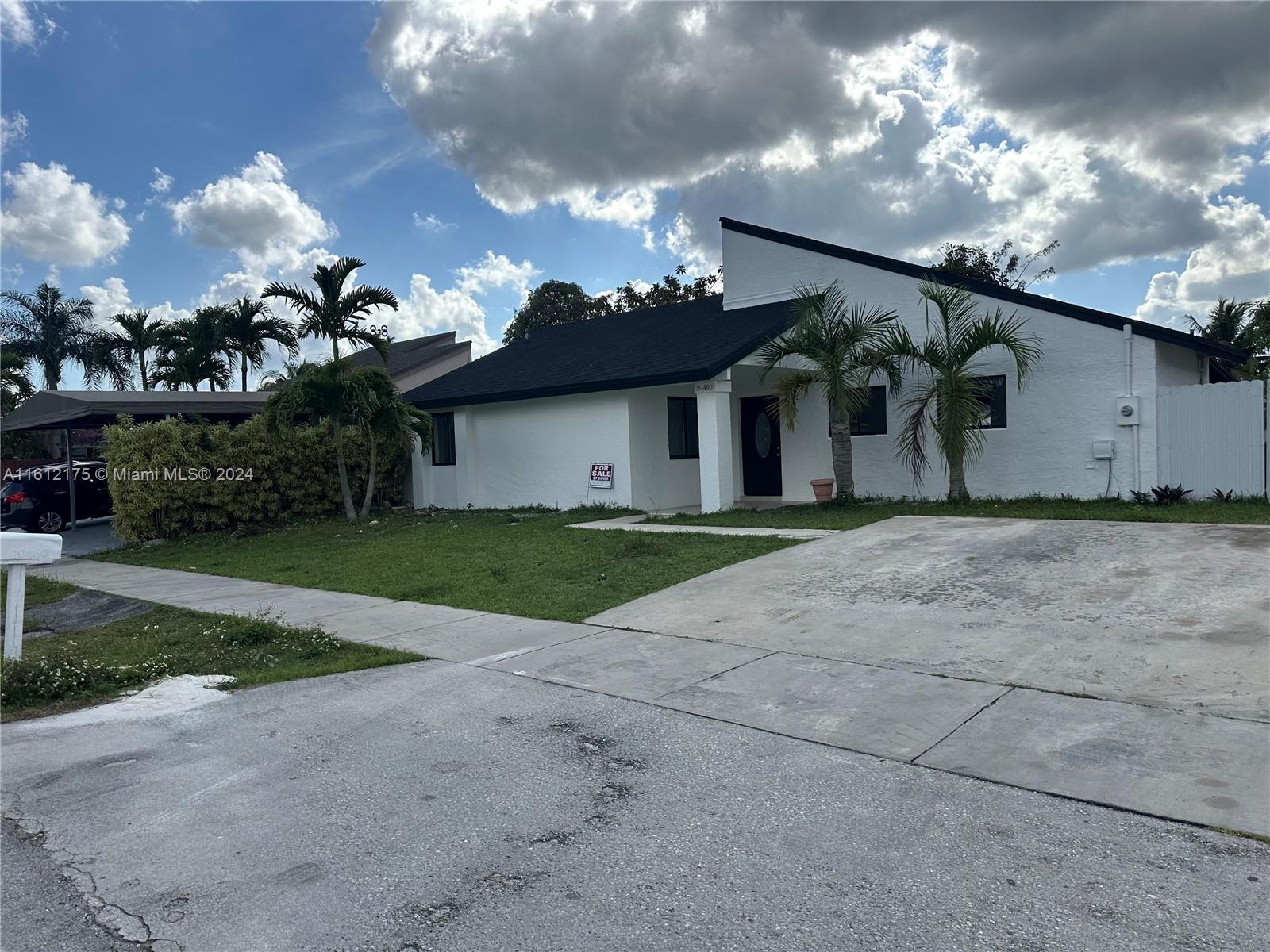 3/2 FULLY REMODELED house for rent. Conveniently located offering easy access to the turnpike, US1, along with several shopping malls and restaurant. House is freshly painted interior/exterior, comes with brand new appliances and new inside AC. House is easy to show! contact listing agent for appointments.