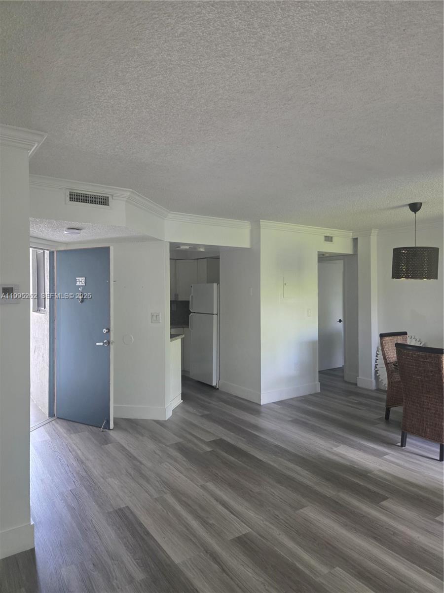 VERABELLA FALLS CONDO - Residential Lease