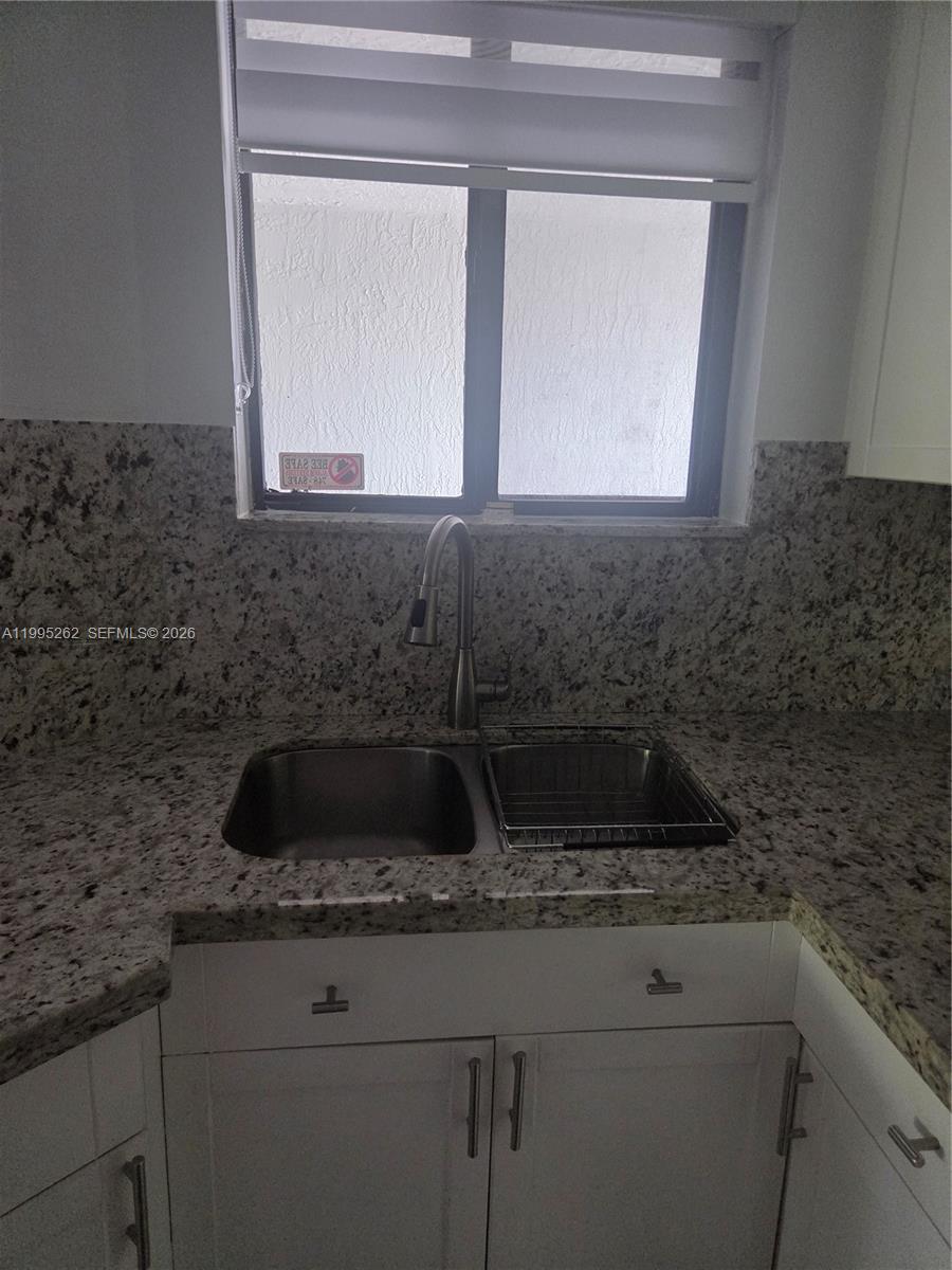 VERABELLA FALLS CONDO - Residential Lease