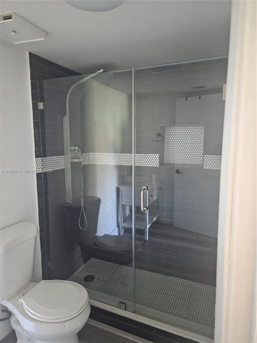 VERABELLA FALLS CONDO - Residential Lease