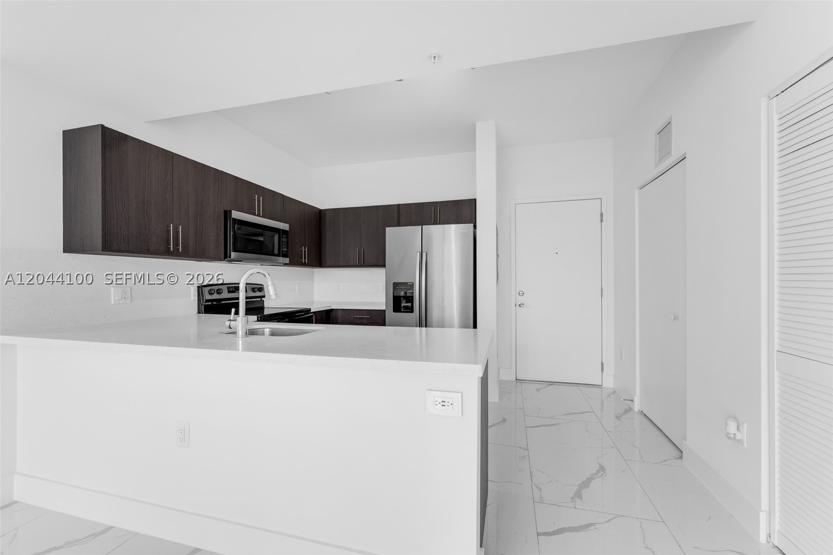 1 Curtiss Pkwy 312