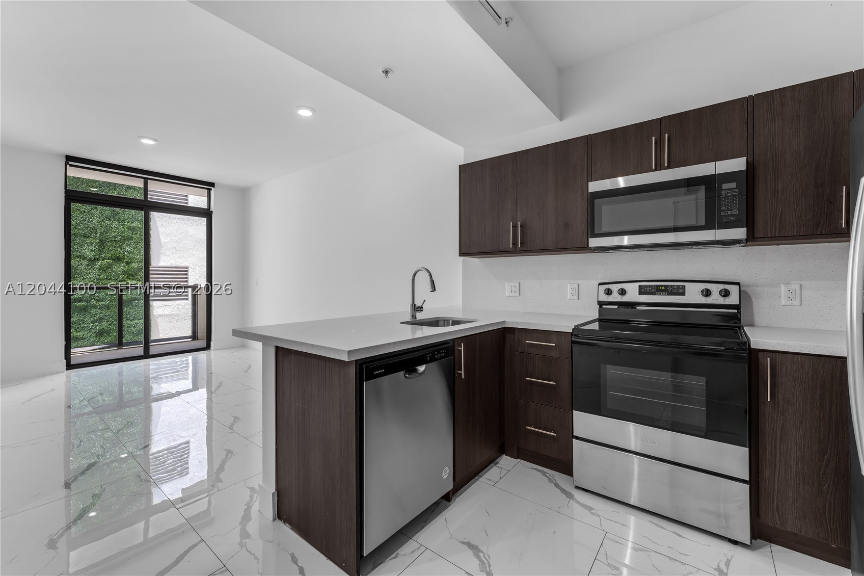 1 Curtiss Pkwy 312