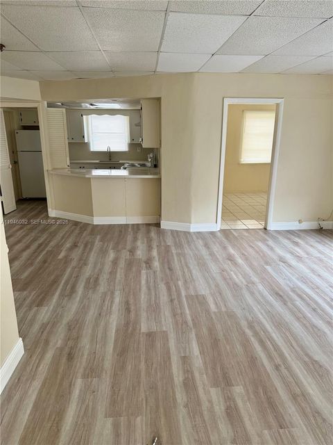 9390 E Bay Harbor Dr 10 Bay Harbor Islands FL 33154