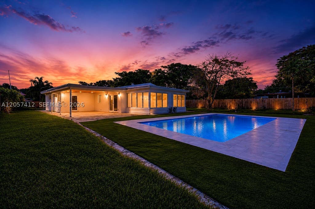 Photo of 5715 Jackson St, Hollywood, FL 33023 (MLS # A12057412)