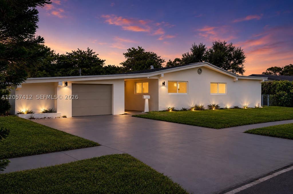 Photo of 5715 Jackson St, Hollywood, FL 33023 (MLS # A12057412)
