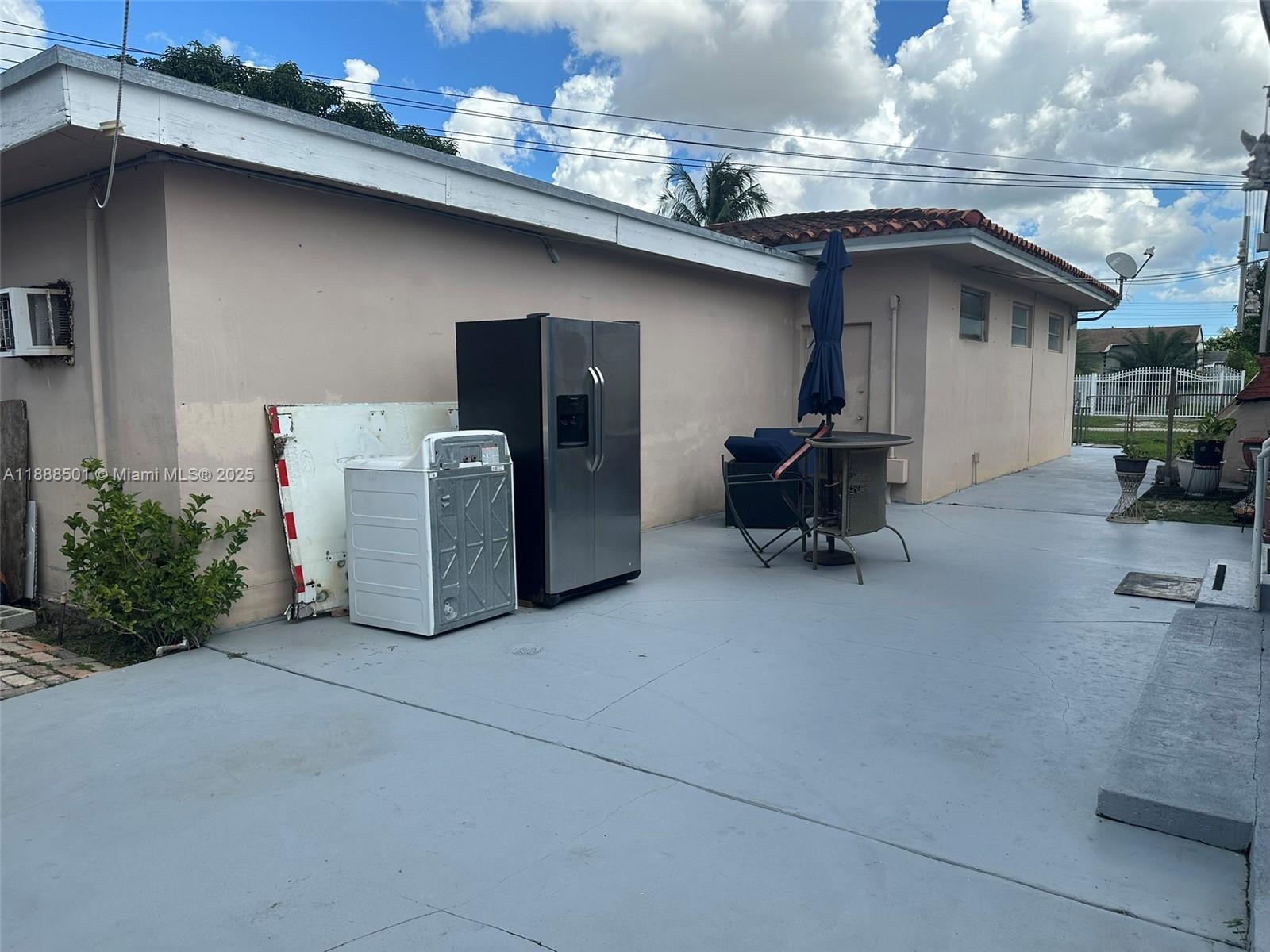 PALM SPRINGS AMD - Residential