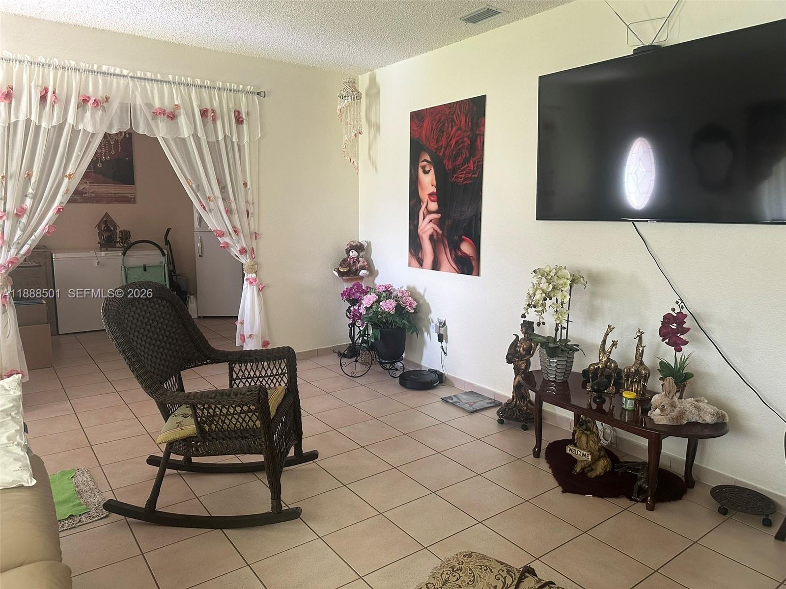 PALM SPRINGS AMD - Residential