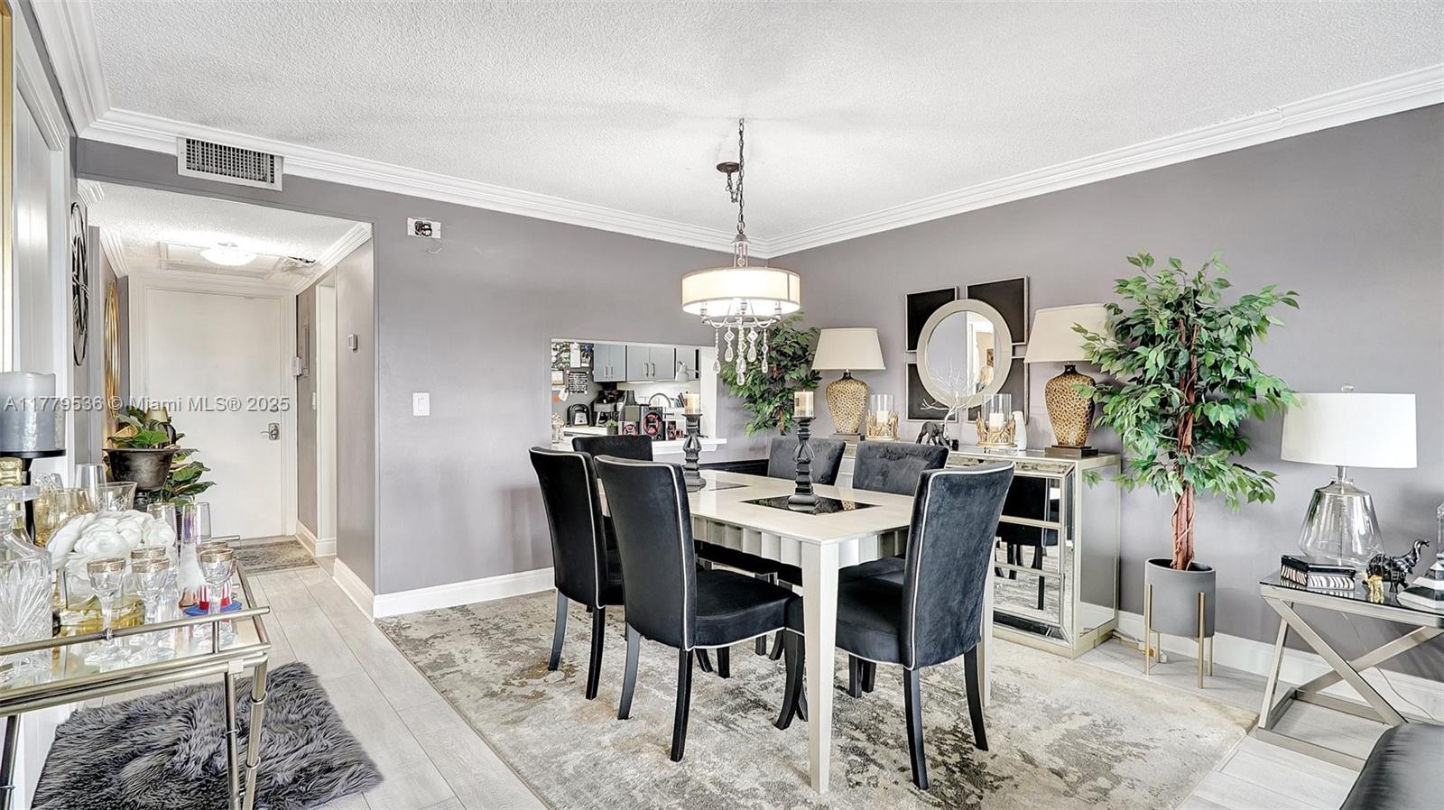 SECOND GULFSTREAM GARDEN - Residential