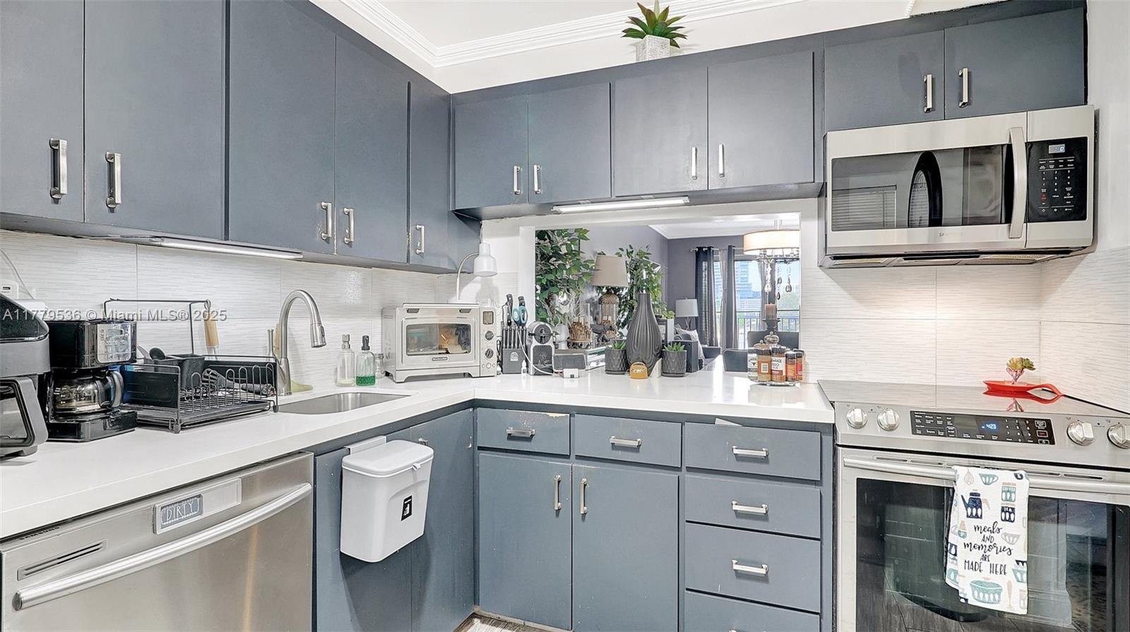 SECOND GULFSTREAM GARDEN - Residential