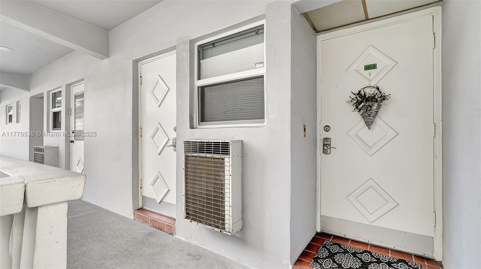 SECOND GULFSTREAM GARDEN - Residential