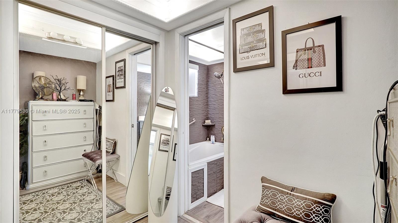 SECOND GULFSTREAM GARDEN - Residential