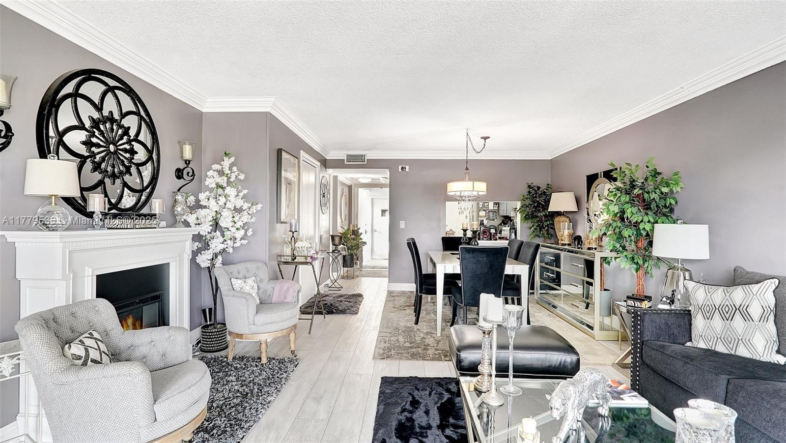 SECOND GULFSTREAM GARDEN - Residential